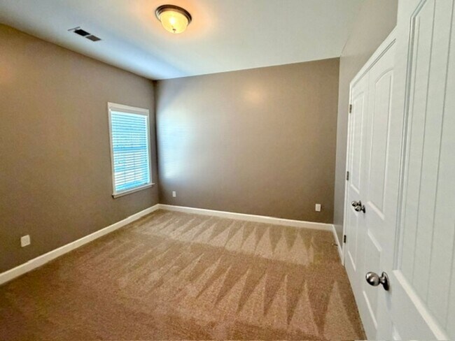 Building Photo - 4426 Davall Cir