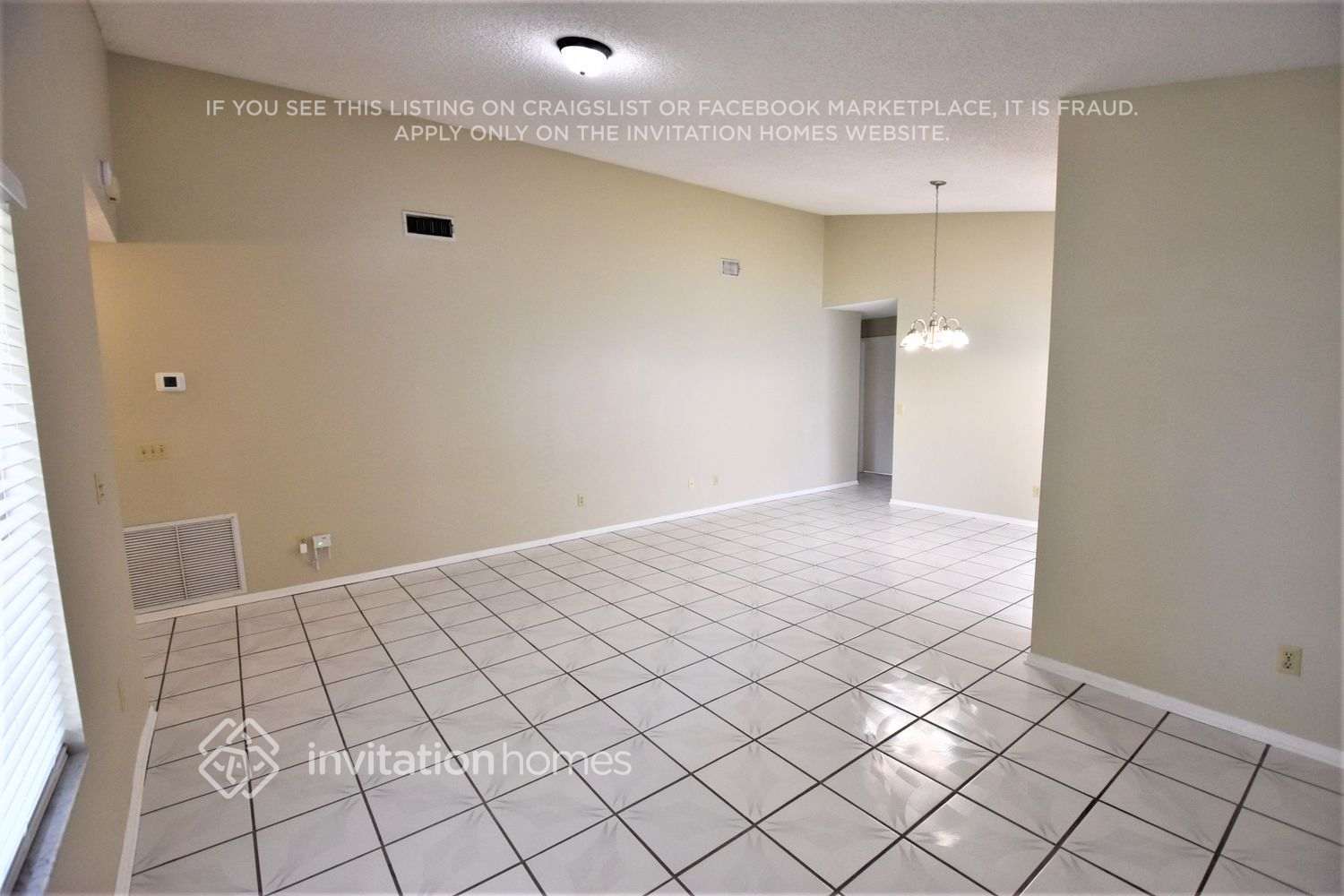 Building Photo - 427 Red Coat Ln