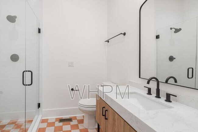 Building Photo - 541 Skyview Dr