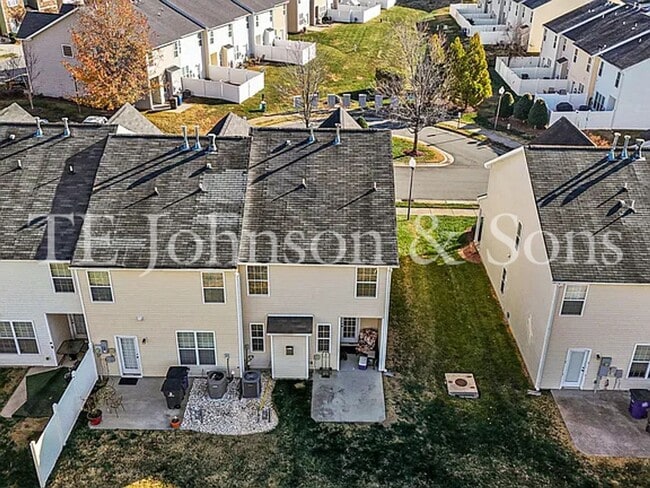 Building Photo - Wonderful location waiting for you