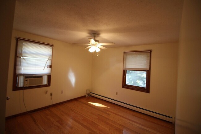 Building Photo - 76 Franklin St