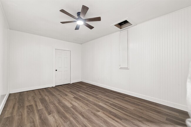 Building Photo - 8666 Candy St