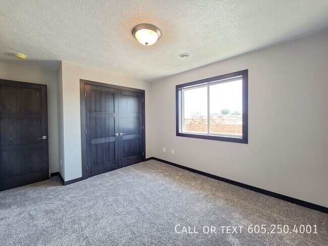 Building Photo - Brand New 3 Bd 2 Bath Townhouse with 3-sta...