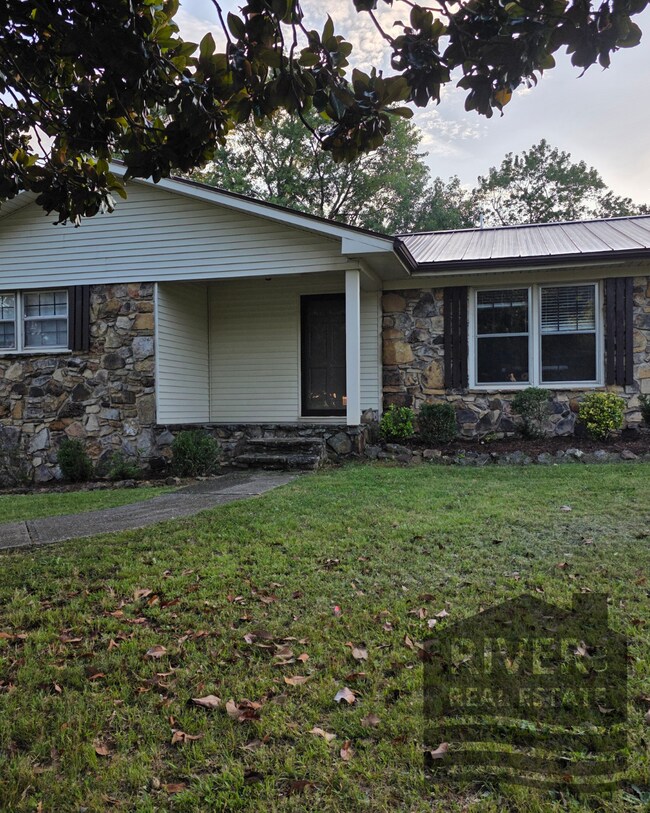Building Photo - 1233 Ridge Dr