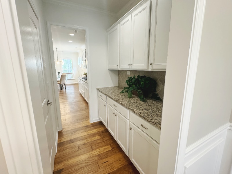 Building Photo - 2800 Lemnos Dr