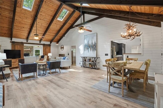 Building Photo - 64 Paddock Wy