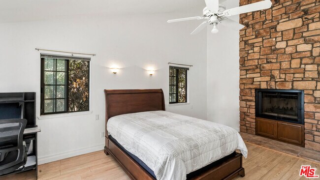 Building Photo - 359 Dalkeith Ave