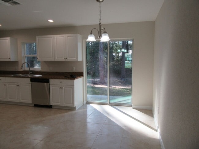 Building Photo - Beautiful home in Silver Springs