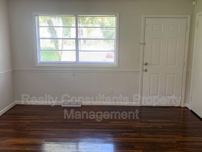Building Photo - 1813 Walker Ave