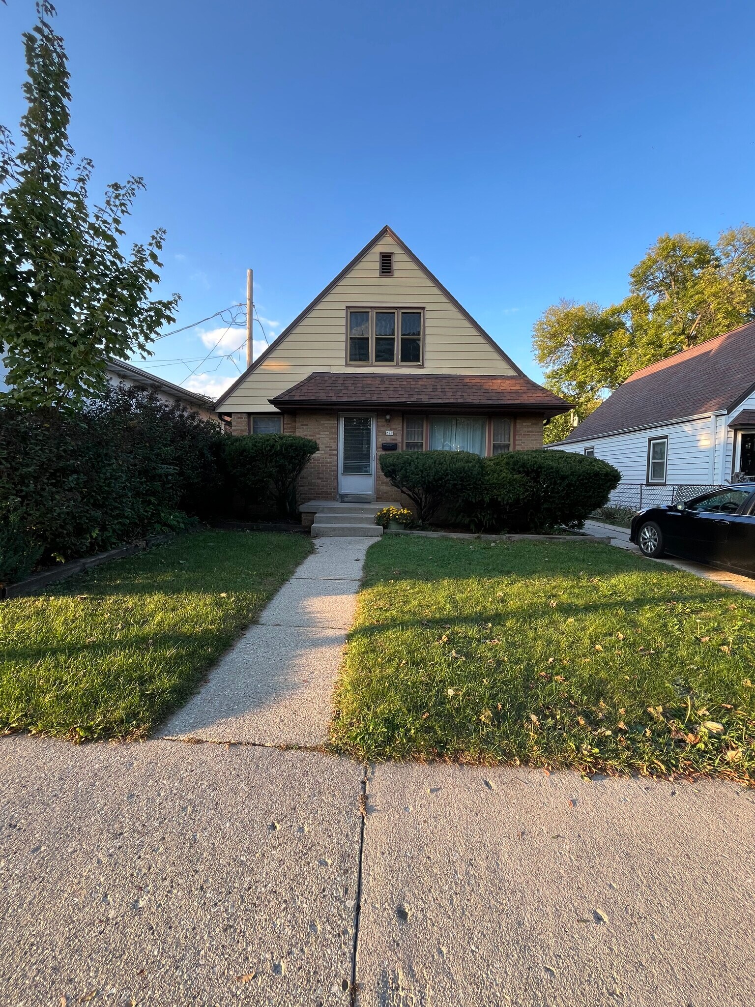 Building Photo - 220 E Wilbur Ave