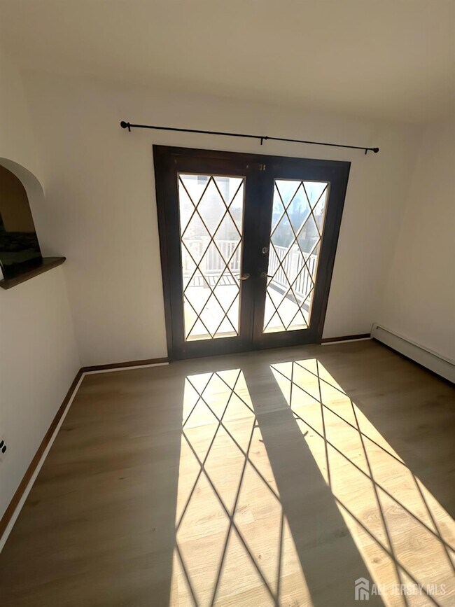 Building Photo - 182 Bloomfield Ave