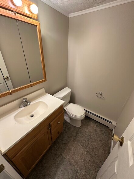 Building Photo - 956 S Lincoln St