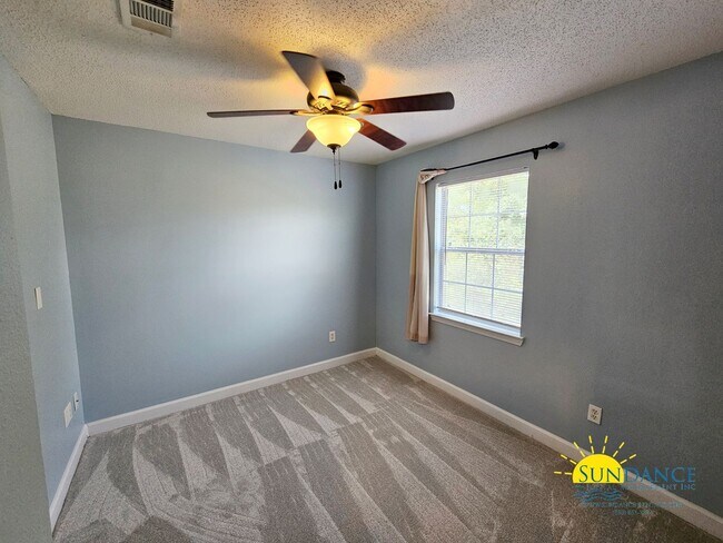 Building Photo - Gorgeous 3 Bedroom Townhouse in Miramar Beach