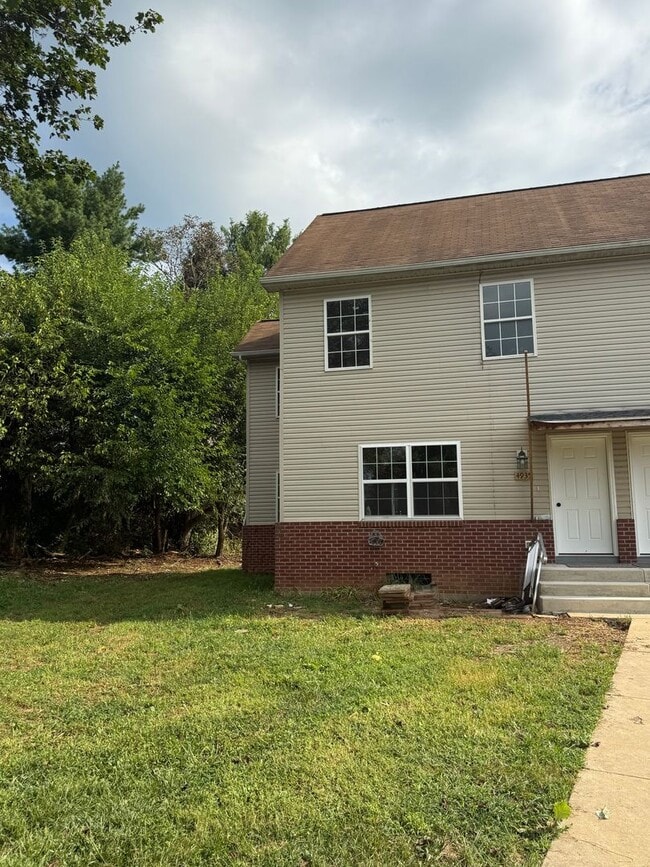 Building Photo - 4935 Byers Rd