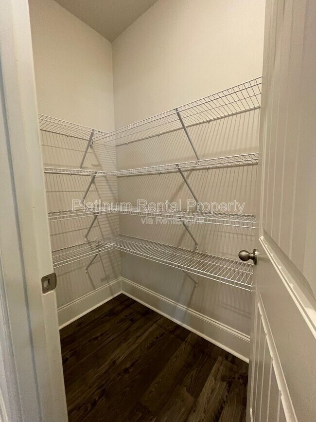 Building Photo - 1616 Chancery Ln