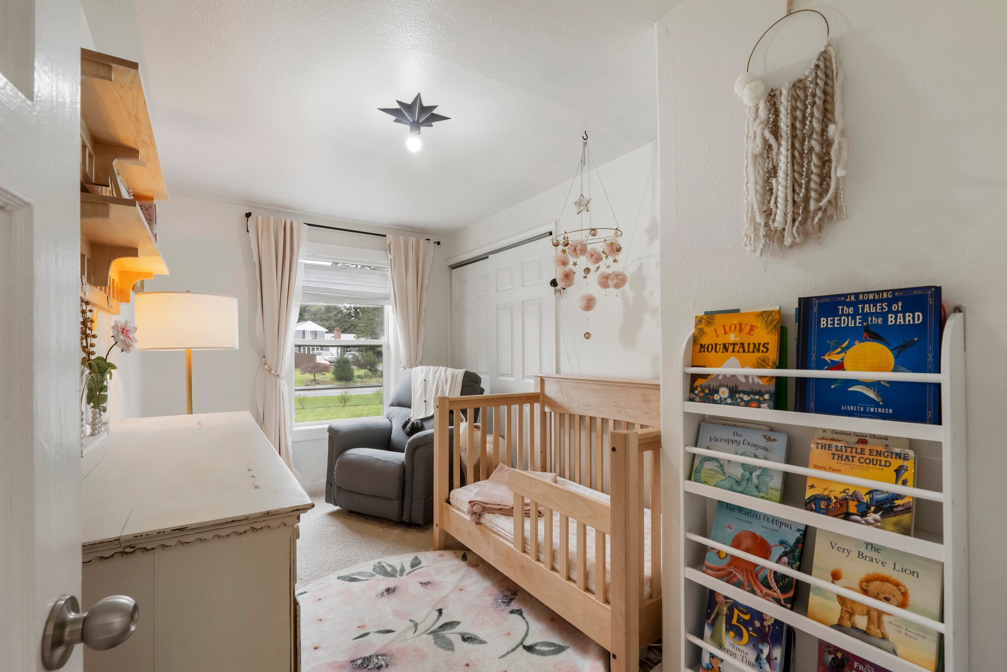 Building Photo - 5824 Hillcrest Dr SW