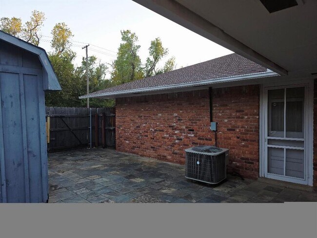 Building Photo - 5800 Kingston Rd