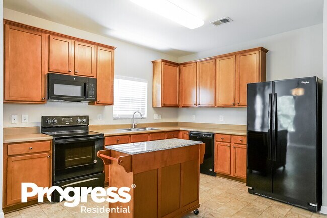 Building Photo - 706 Calavaras Ln