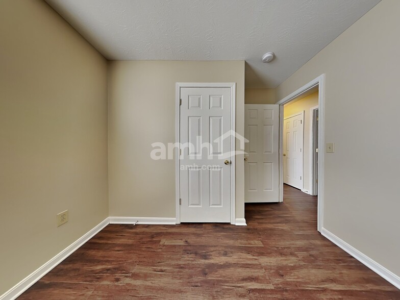 Building Photo - 7 Grouse Dr