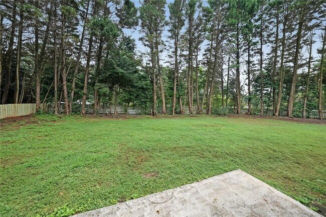 Building Photo - 2620 Valencia Dr NE