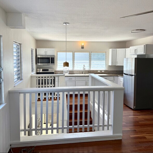 Building Photo - 1073 Loho St