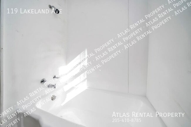 Building Photo - 119 Lakeland Ave