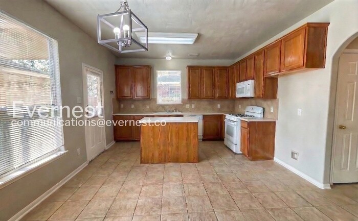 Building Photo - 6411 Sparrows Glen Ln