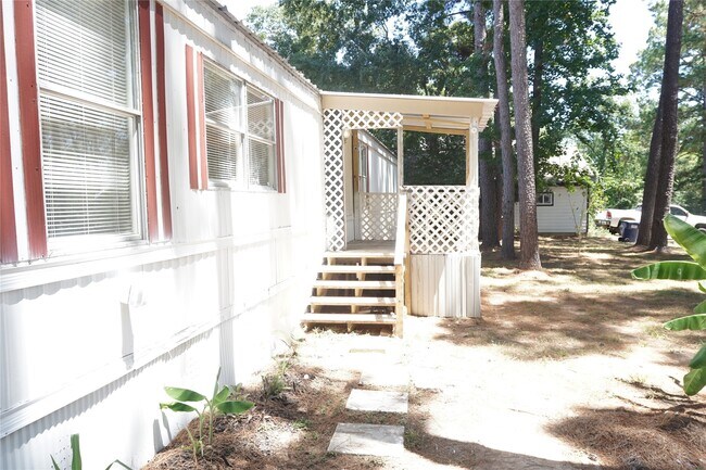 Building Photo - 10970 Maywood St