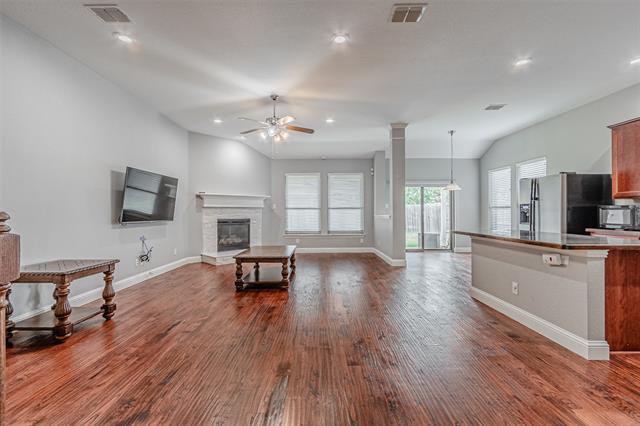 Building Photo - 2022 Highland Dr