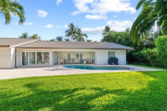 Building Photo - 18 Eleuthera Dr