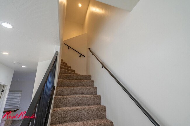 Building Photo - 2075 S Sir Monte Dr