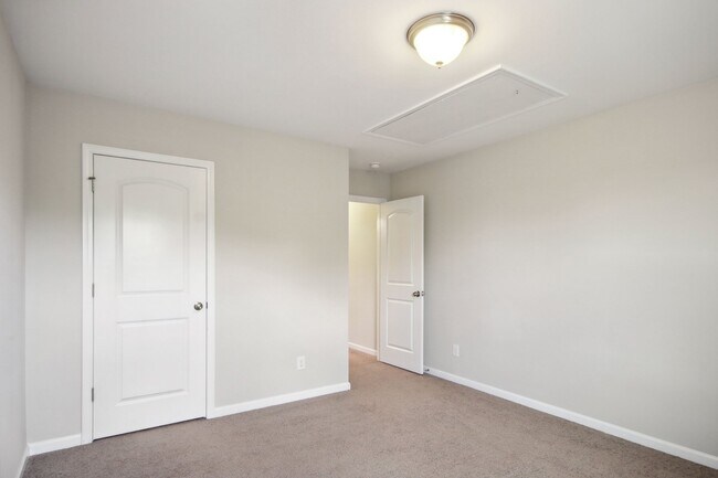 Building Photo - 2169 Grist Mill Dr SW