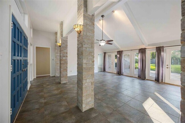 Building Photo - 11506 Wolf Run Ln