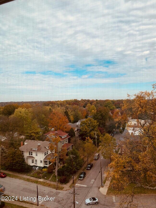 Building Photo - 2140 Bonnycastle Ave