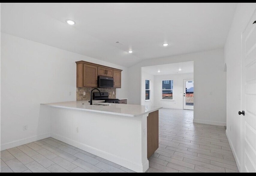 Building Photo - 1512 Lowery St