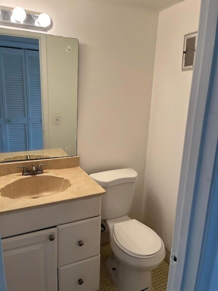 Building Photo - 63 Easthampton C