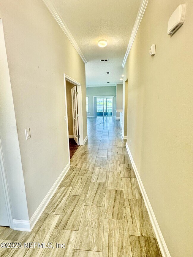 Building Photo - 336 Midway Park Dr