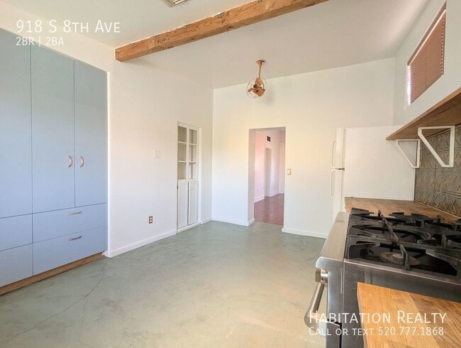 Building Photo - 918 S 8th Ave