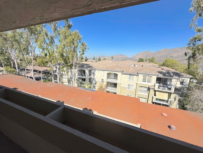 Building Photo - Condo w/ Cowles Mountain View & Garage