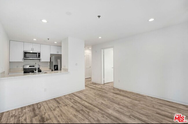 Building Photo - 2301 Santa Monica Blvd