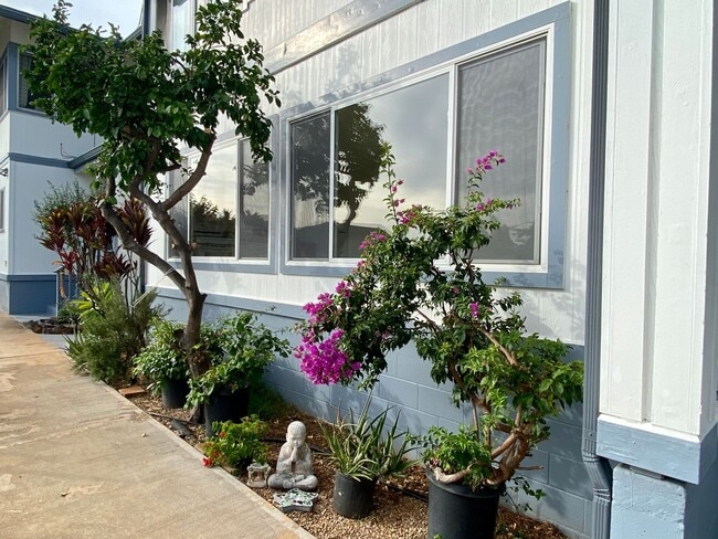 Building Photo - 202 - CA