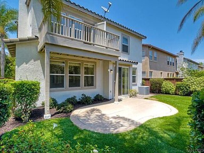 Building Photo - Stylish Torrey Santa Fe Living – 4 Bed, 2....