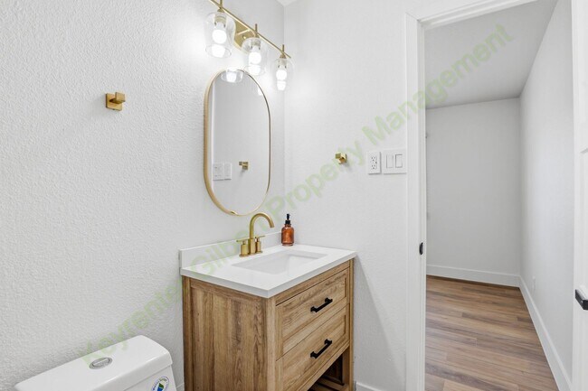 Building Photo - Updated South Scottsdale Gem Near Old Town – No HOA!