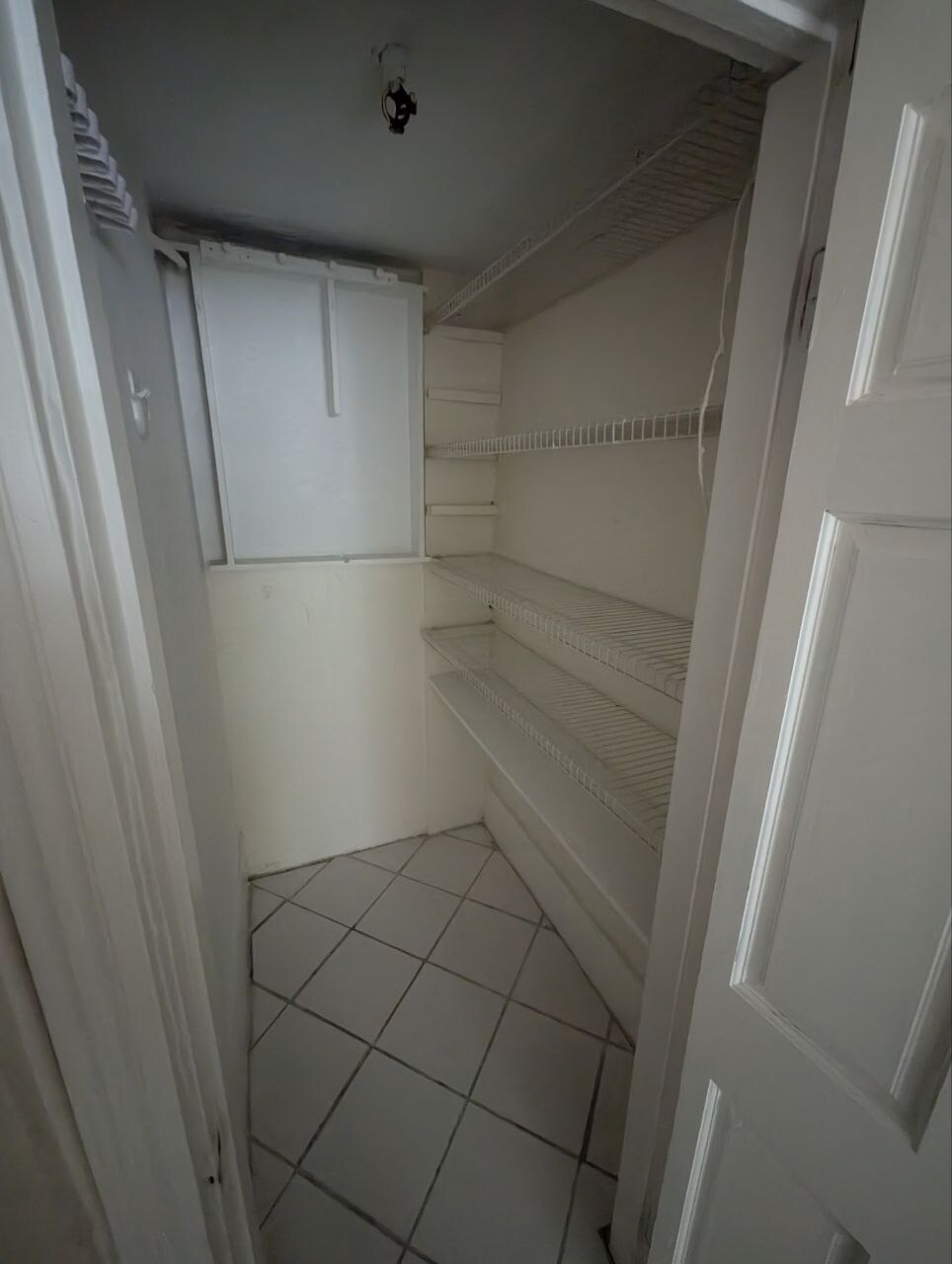 Building Photo - 382 Riverway St
