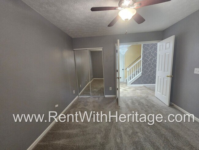 Building Photo - Gorgeous 5 bedroom, 2.5 bath / Attention t...