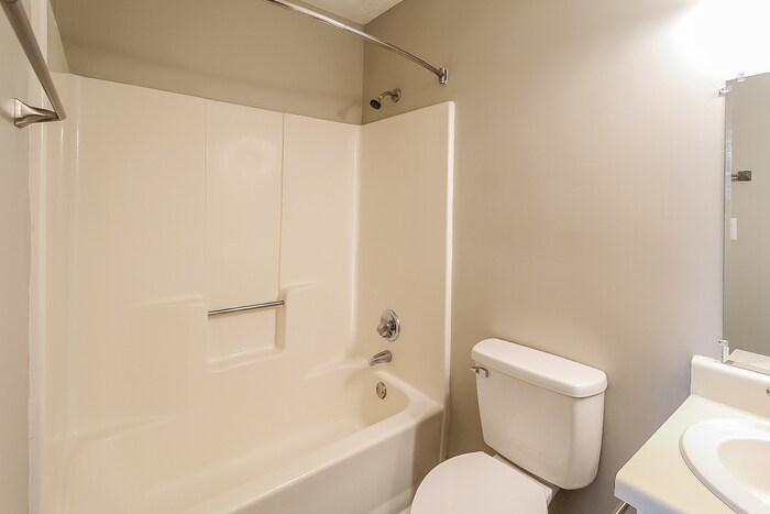 Building Photo - 4861 Hull Rd SE