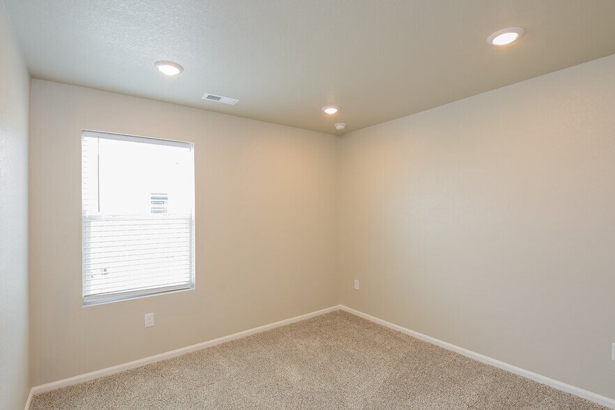 Building Photo - 13959 Vispo Wy