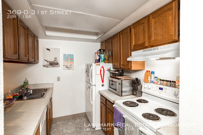 Building Photo - 2 Bedroom at Cambridge Square!