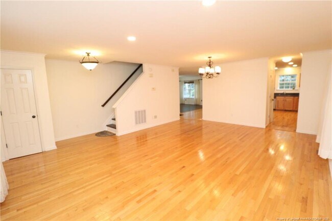 Building Photo - 2114 Frissell Ave