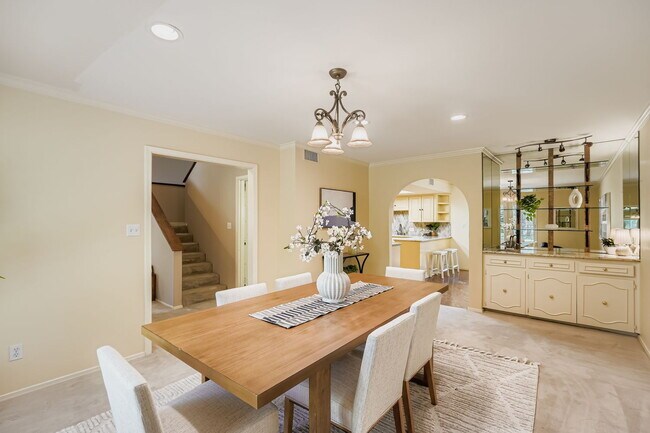 Building Photo - Spacious 3-Bed Townhome in Northwest Hills – Over 3,200 Sq Ft with Courtyard & 2-Car Garage